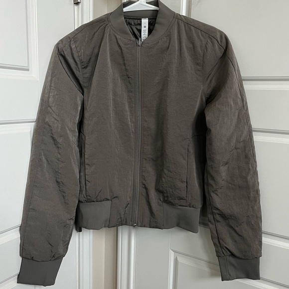 Lululemon Non-Stop Reversible Bomber Jacket in Rover Size 4 - Picture 4 of 11